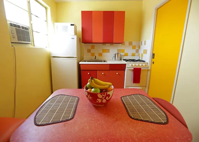 Banana Bungalow Hollywood &Hostel